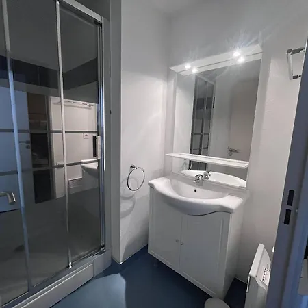 Cosy Avec Et Alcove, Proche Des Commodites - Fr-1-812-80 Apartment *